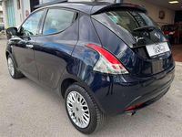 Usata Lancia Ypsilon Gold 69 CV (50 kW) 2017 Blu/azzurro Utilitaria