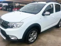 Usata Dacia Sandero Stepway 90 CV (66 kW) 2017 Bianco Berlina