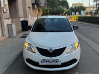 Usata Lancia Ypsilon Gold 69 CV (50 kW) 2019 Bianco Utilitaria