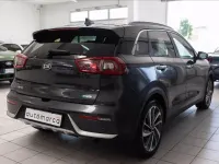 Usata Kia Niro Urban 141 CV (103 kW) 2018 Grigio metallizzato SUV