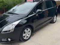 Usado Peugeot 5008 Business-Line 115 CV (84 kW) 2013 Negro Monovolumen