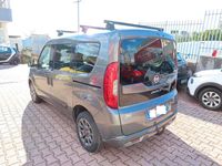 Usata Fiat Doblò Trekking 120 CV (88 kW) 2016 Grigio Monovolume