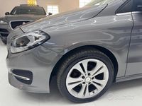 Usata Mercedes B180 Premium 109 CV (80 kW) 2016 Grigio Monovolume