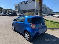 Usata Toyota iQ 98 CV (72 kW) 2012 Blu Utilitaria
