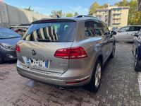 Usata VW Touareg 204 CV (150 kW) 2016 Argento SUV