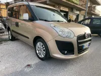 Usata Fiat Doblò Emotion 105 CV (77 kW) 2011 Oro Monovolume