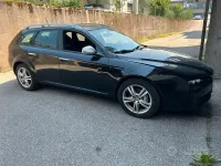 Usata Alfa Romeo 159 Super 136 CV (100 kW) 2011 Nero Station wagon
