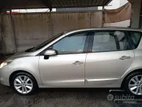 Usata Renault Scenic E-Tech XMOD 110 CV (80 kW) 2010 Monovolume