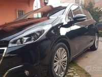 Usata Peugeot 208 75 CV (55 kW) 2017 Nero Utilitaria