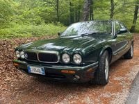 Usata Jaguar XJ8 1998 Verde Berlina