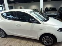 Usata Lancia Ypsilon Gold 69 CV (50 kW) 2023 Bianco Utilitaria
