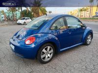 Usata VW New Beetle 105 CV (77 kW) 2009 Blu Utilitaria