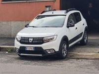 Usata Dacia Sandero Stepway 90 CV (66 kW) 2019 Bianco Utilitaria