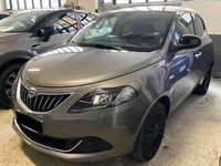 Usata Lancia Ypsilon Silver 69 CV (50 kW) 2022 Grigio Utilitaria