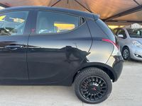 Usata Lancia Ypsilon 85 CV (62 kW) 2015 Nero Utilitaria