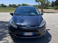 Usata Ford Fiesta Titanium 82 CV (60 kW) 2008 Grigio Utilitaria