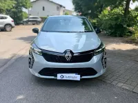Używany Renault Clio V Evolution 145 KM (106 kW) 2024 Srebrny Sedan/Limuzyna