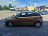Usata Hyundai i20 Classic 75 CV (55 kW) 2016 Giallo Berlina