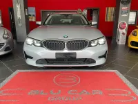 Usado BMW 318 Sport Line 150 CV (110 kW) 2021 Plateado Familiar