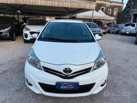 Usata Toyota Yaris Style 90 CV (66 kW) 2012 Bianco Berlina