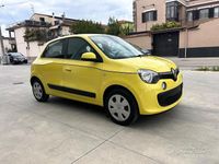 Usata Renault Twingo SE 70 CV (51 kW) 2015 Giallo Utilitaria