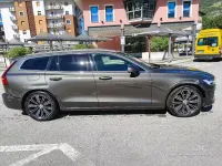Usata Volvo V60 Inscription 150 CV (110 kW) 2019 Verde Station wagon