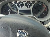 Usata Lancia Delta 120 CV (88 kW) 2012 Grigio Utilitaria