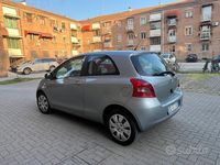 Usata Toyota Yaris 87 CV (63 kW) 2006 Grigio Utilitaria