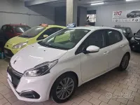 Usata Peugeot 208 Allure 75 CV (55 kW) 2017 Bianco Utilitaria