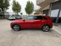 Usata Kia Niro Urban 105 CV (77 kW) 2019 Rosso SUV