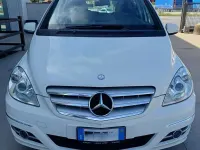 Usata Mercedes B200 140 CV (102 kW) 2009 Bianco Monovolume
