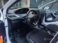 Usata Peugeot 2008 82 CV (60 kW) 2017 Bianco SUV