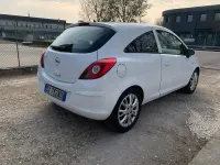 Usata Opel Corsa Enjoy 80 CV (58 kW) 2009 Bianco Utilitaria