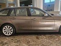 Usata BMW 318 142 CV (104 kW) 2014 Grigio Station wagon