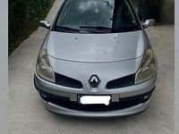 Gebraucht Renault Clio II 85 PS (62 kW) 2007 Grau Kleinwagen
