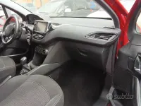 Usata Peugeot 208 Active 75 CV (55 kW) 2017 Rosso Utilitaria