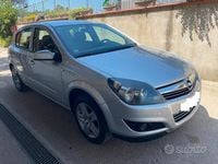 Usata Opel Astra Enjoy 140 CV (102 kW) 2010 Grigio Berlina
