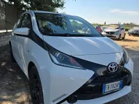 Usata Toyota Aygo X-clusiv 69 CV (50 kW) 2015 Bianco Utilitaria