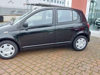 Usata Toyota Yaris 67 CV (49 kW) 2002 Nero Berlina