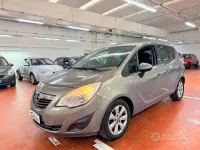 Usado Opel Meriva 120 CV (88 kW) 2012 Gris Monovolumen