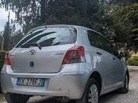 Usata Toyota Yaris 90 CV (66 kW) 2010 Grigio Utilitaria