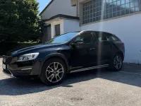 Usata Volvo V60 CC Plus 150 CV (110 kW) 2017 Nero Station wagon