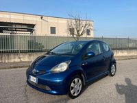 Usata Toyota Aygo 67 CV (49 kW) 2007 Blu Utilitaria
