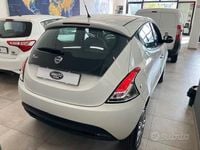 Usata Lancia Ypsilon Gold 85 CV (62 kW) 2013 Bianco Utilitaria