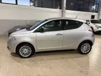 Usata Lancia Ypsilon 85 CV (62 kW) 2015 Grigio Utilitaria
