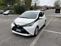 Usata Toyota Aygo X-clusiv 69 CV (50 kW) 2015 Bianco Utilitaria