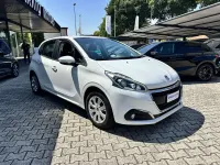 Usata Peugeot 208 Active 68 CV (50 kW) 2015 Bianco Utilitaria