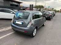 Usata Lancia Ypsilon 77 CV (56 kW) 2010 Grigio Utilitaria