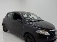 Usata Lancia Ypsilon Platinum 69 CV (50 kW) 2013 Viola Utilitaria