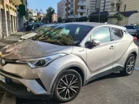 Usata Toyota C-HR Lounge 98 CV (72 kW) 2017 Argento SUV